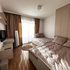 Kaskady Airport Modern - Close To The Airport And Center Apartament